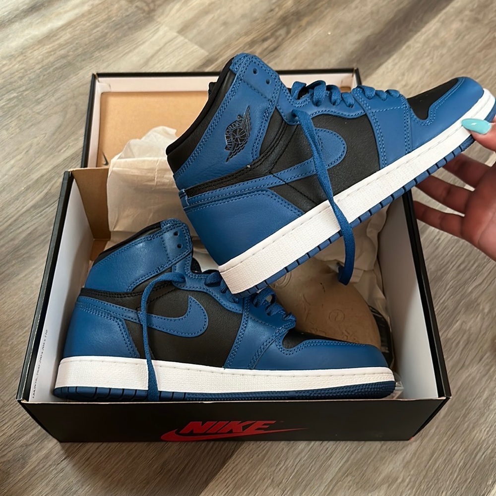 Air Jordan 1 Retro High OG GS: MARINA BLUE/ BLACK-WHITE. BRAND NEW!